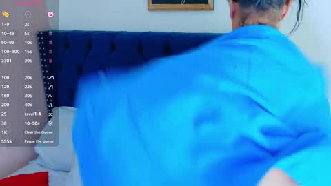 Snapshot of hornylatimommy chatting on 09/26/25, 06:56 Natasha online show from 09/26/25, 06:56