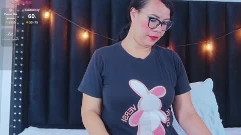 Snapshot of hornylatimommy chatting on 10/12/25, 11:53 Natasha online show from 10/12/25, 11:53