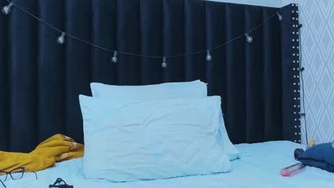 Snapshot of hornylatimommy chatting on 10/13/25, 12:16 Natasha online show from 10/13/25, 12:16