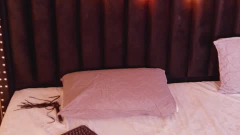 Snapshot of hornylatimommy chatting on 10/31/25, 10:00 Natasha online show from 10/31/25, 10:00