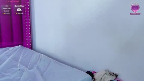 Snapshot of hornylatimommy chatting on 12/13/25, 07:53 Natasha online show from 12/13/25, 07:53