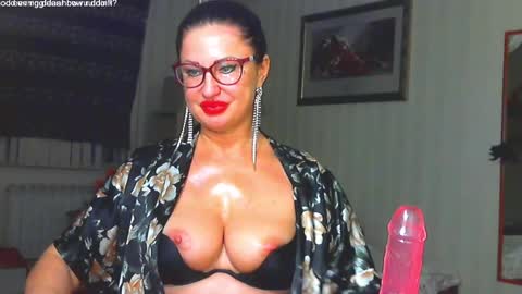 Monica online show from 02/21/25, 03:54