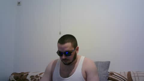 Snapshot of hornymonkey991 chatting on 05/14/26, 05:09 hornymonkey991 online show from 05/14/26, 05:09