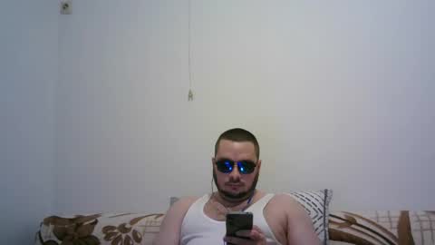 Snapshot of hornymonkey991 chatting on 05/19/26, 06:03 hornymonkey991 online show from 05/19/26, 06:03