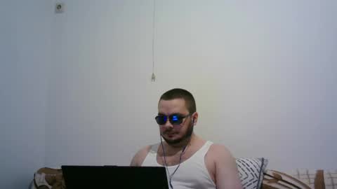Snapshot of hornymonkey991 chatting on 05/27/26, 01:57 hornymonkey991 online show from 05/27/26, 01:57