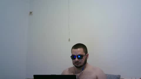 Snapshot of hornymonkey991 chatting on 05/31/26, 05:48 hornymonkey991 online show from 05/31/26, 05:48
