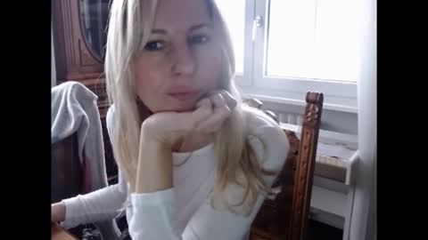 Snapshot of hornyssima chatting on 11/16/25, 09:15 Hornyssima online show from 11/16/25, 09:15
