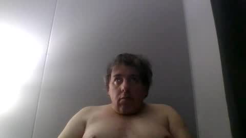 Snapshot of hornystud790 chatting on 11/17/25, 01:33 hornystud790 online show from 11/17/25, 01:33