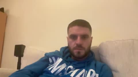 Snapshot of hornytom27 chatting on 02/16/25, 04:10 Horny247 online show from 02/16/25, 04:10