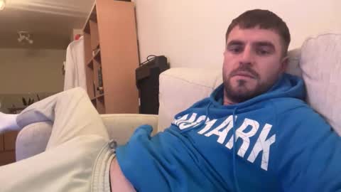 Snapshot of hornytom27 chatting on 10/25/25, 01:29 Horny247 online show from 10/25/25, 01:29