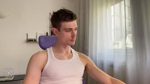 hornytwunk01 online show from 09/17/25, 11:01