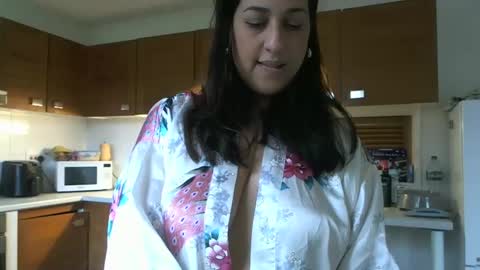 Snapshot of hornywifebbw chatting on 12/10/24, 11:43 Mary Coelho online show from 12/10/24, 11:43