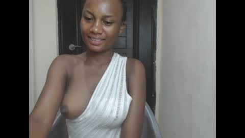 Snapshot of hornyxmamacita chatting on 04/09/26, 12:21 hornyxmamacita online show from 04/09/26, 12:21