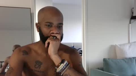 Snapshot of horus00 chatting on 12/23/24, 12:19 Horus00 online show from 12/23/24, 12:19