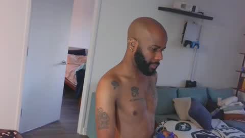 Snapshot of horus00 chatting on 11/17/25, 11:38 Horus00 online show from 11/17/25, 11:38