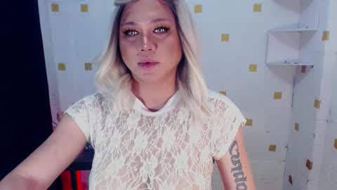 Snapshot of hosersecockselfsucker chatting on 01/18/25, 07:07 YOUR MAJESTY LUCY PEARL online show from 01/18/25, 07:07