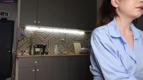 Snapshot of hosina_sayeri chatting on 10/14/25, 07:20 hosina_sayeri online show from 10/14/25, 07:20