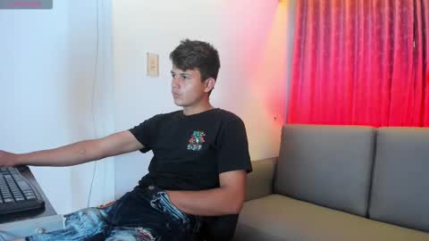 Snapshot of hospick_white chatting on 11/14/25, 07:12 hospick_white online show from 11/14/25, 07:12