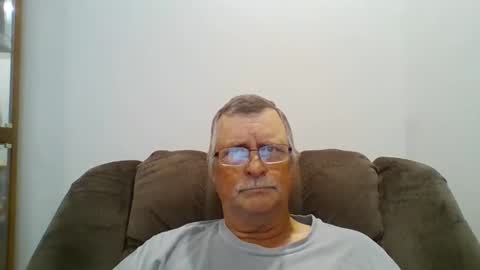 Snapshot of hot4tightholes chatting on 10/21/25, 02:18 hot4tightholes online show from 10/21/25, 02:18