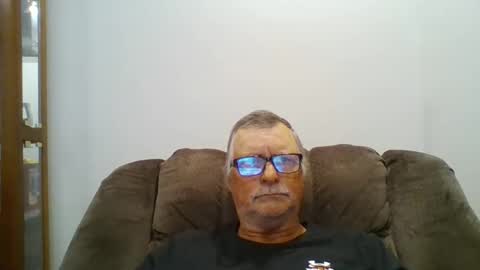 Snapshot of hot4tightholes chatting on 10/23/25, 01:10 hot4tightholes online show from 10/23/25, 01:10