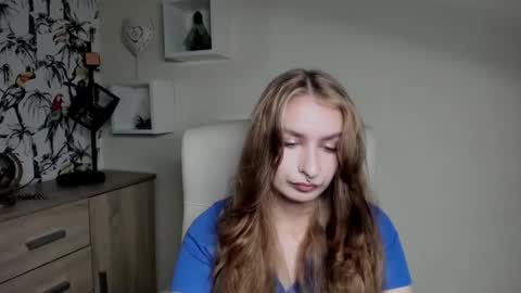 Snapshot of hot_1nina chatting on 10/07/25, 05:59 NINA online show from 10/07/25, 05:59