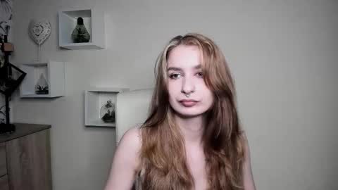 Snapshot of hot_1nina chatting on 10/13/25, 05:51 NINA online show from 10/13/25, 05:51