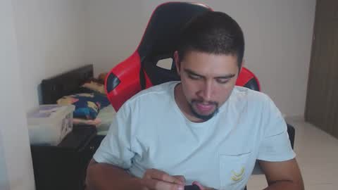 Snapshot of hot__husbands chatting on 09/25/25, 12:14 hot__husbands online show from 09/25/25, 12:14