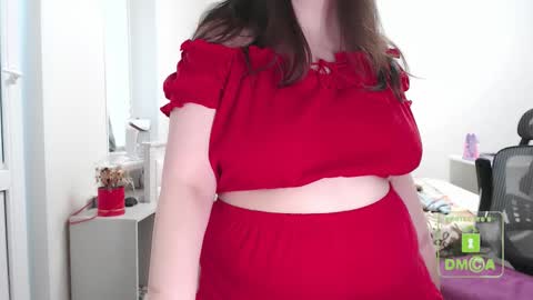 Snapshot of hot_and_pretty chatting on 10/10/25, 09:41 Lila online show from 10/10/25, 09:41