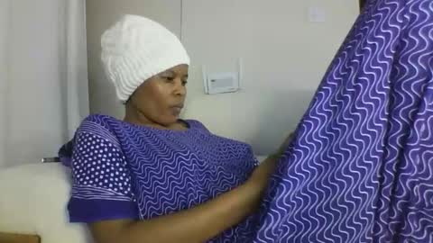 Snapshot of hot_berry1 chatting on 11/17/25, 12:05 hot berry1 online show from 11/17/25, 12:05