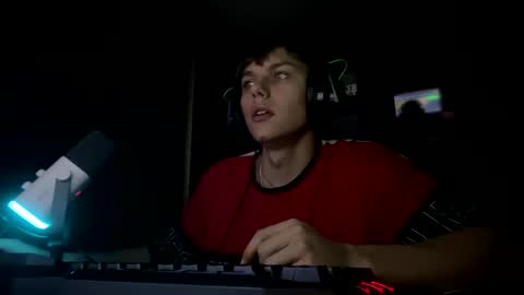 Hot boy 2002 online show from 12/01/24, 11:25