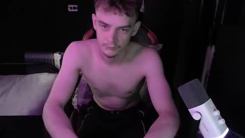 Hot boy 2002 online show from 10/04/25, 12:58