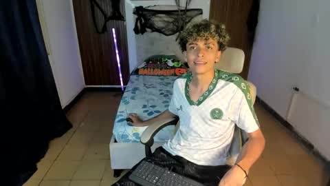 Snapshot of hot_bunny713 chatting on 11/05/25, 01:49 hot bunny online show from 11/05/25, 01:49