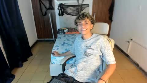 Snapshot of hot_bunny713 chatting on 11/10/25, 12:53 hot bunny online show from 11/10/25, 12:53