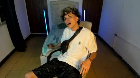 Snapshot of hot_bunny713 chatting on 11/24/25, 03:06 hot bunny online show from 11/24/25, 03:06