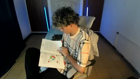 Snapshot of hot_bunny713 chatting on 11/27/25, 04:53 hot bunny online show from 11/27/25, 04:53