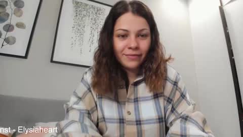Snapshot of hot_chill__ chatting on 03/12/25, 01:51 LiluCaroline online show from 03/12/25, 01:51