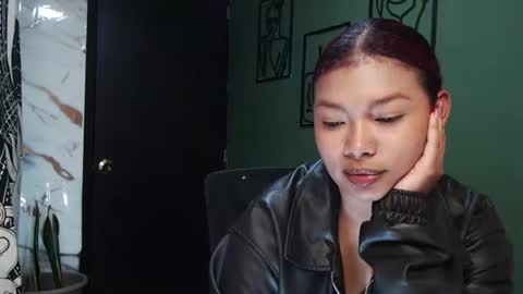 hot chocolate 4u online show from 07/30/26, 03:27