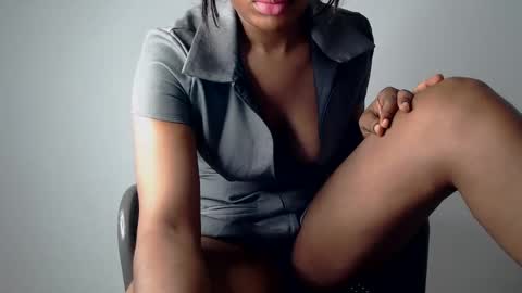 sonia  mis choco online show from 12/19/24, 05:51