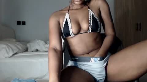 Snapshot of hot_chocoxxxx chatting on 07/28/26, 07:39 sonia mis choco online show from 07/28/26, 07:39