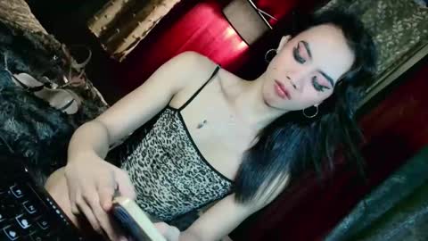 Snapshot of hot_fuckingmedusa69 chatting on 09/26/25, 05:44 Naughty Allison online show from 09/26/25, 05:44