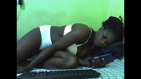 Snapshot of hot_girlly chatting on 10/10/25, 06:45 hot_girlly online show from 10/10/25, 06:45