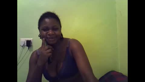 Snapshot of hot_girlly chatting on 11/14/25, 02:43 hot_girlly online show from 11/14/25, 02:43