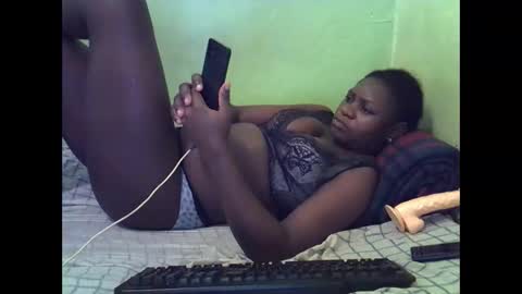Snapshot of hot_girlly chatting on 11/17/25, 04:35 hot_girlly online show from 11/17/25, 04:35