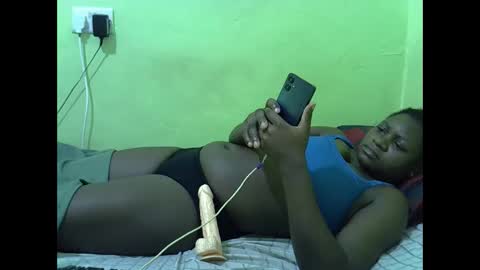 Snapshot of hot_girlly chatting on 11/27/25, 05:48 hot_girlly online show from 11/27/25, 05:48