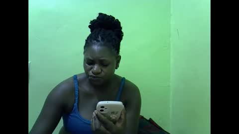 Snapshot of hot_girlly chatting on 12/17/25, 05:30 hot_girlly online show from 12/17/25, 05:30