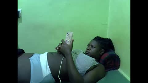 Snapshot of hot_girlly chatting on 01/08/26, 04:04 hot_girlly online show from 01/08/26, 04:04