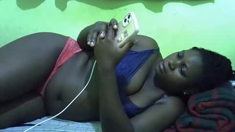 Snapshot of hot_girlly chatting on 02/14/26, 06:04 hot_girlly online show from 02/14/26, 06:04