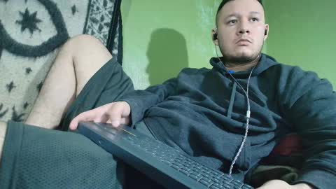 hot_guy36 online show from 01/18/26, 05:06