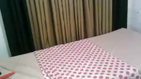 hot_jenile01 online show from 07/06/26, 11:29