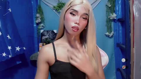 Snapshot of hot_khianna chatting on 04/14/26, 10:16 Khianna online show from 04/14/26, 10:16